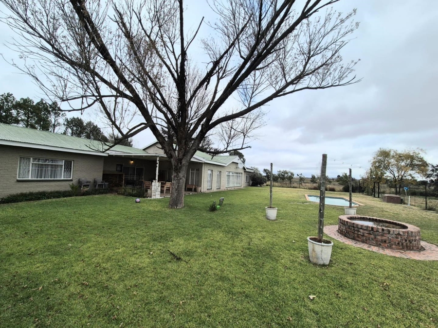 5 Bedroom Property for Sale in Roodewal Free State